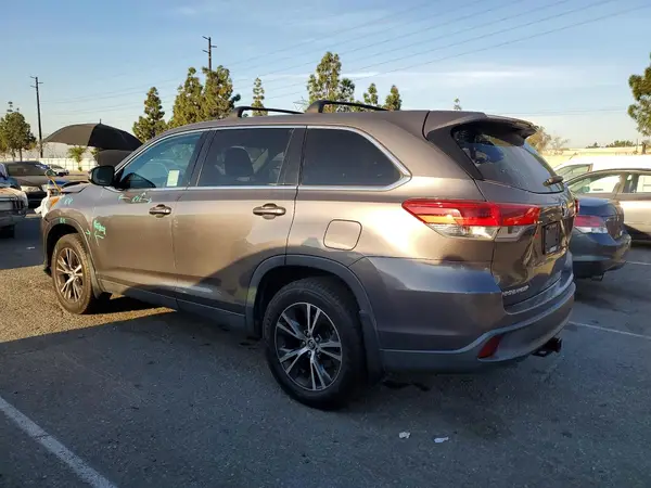 5TDBZRFH4KS977478 2019 TOYOTA HIGHLANDER - Image 2