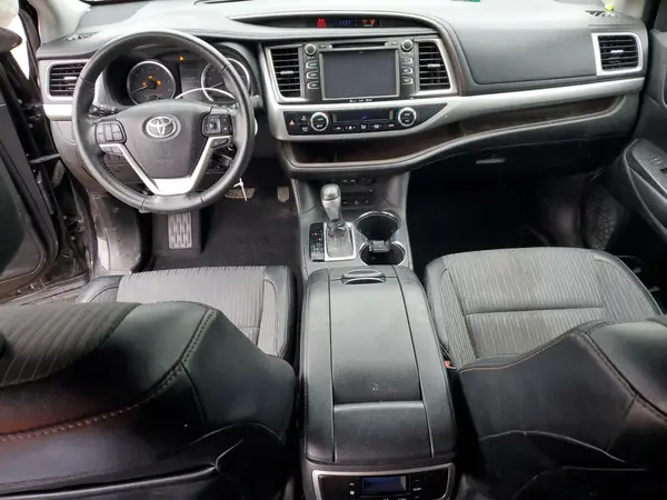 5TDBZRFH4KS987833 2019 TOYOTA HIGHLANDER - Image 8