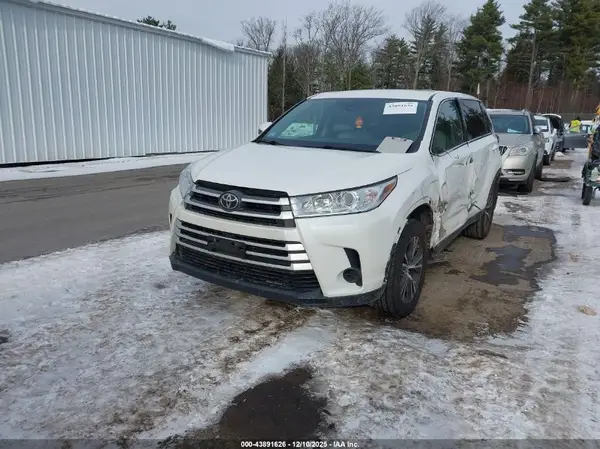 5TDBZRFH4KS993888 2019 TOYOTA HIGHLANDER - Image 2