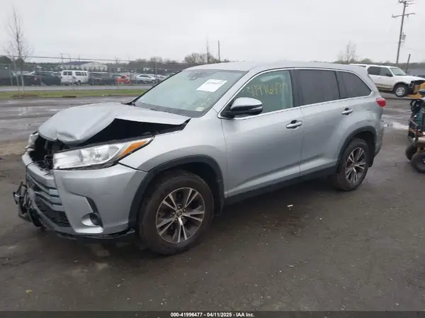 5TDBZRFH4KS997648 2019 TOYOTA HIGHLANDER - Image 2