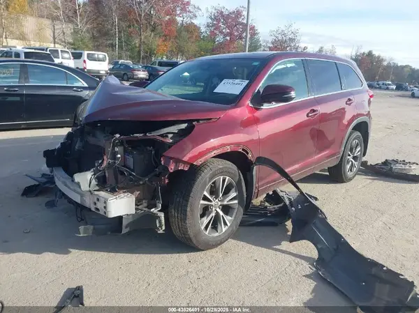 5TDBZRFH5HS359076 2017 TOYOTA HIGHLANDER - Image 2
