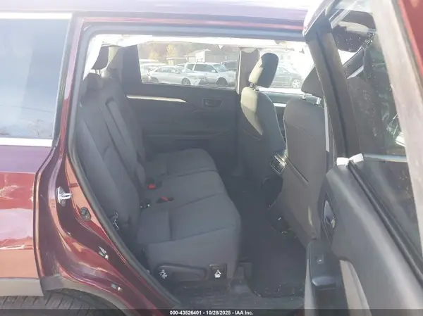5TDBZRFH5HS359076 2017 TOYOTA HIGHLANDER - Image 8