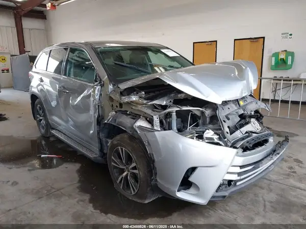 5TDBZRFH5HS377917 2017 TOYOTA HIGHLANDER - Image 1