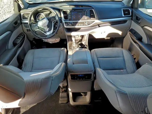 5TDBZRFH5HS381689 2017 TOYOTA HIGHLANDER - Image 8