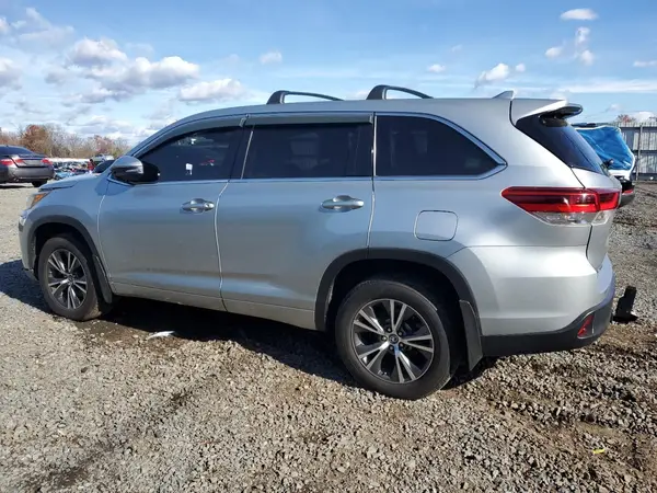 5TDBZRFH5HS382311 2017 TOYOTA HIGHLANDER - Image 2