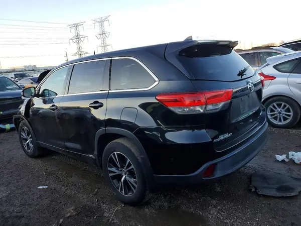 5TDBZRFH5HS389176 2017 TOYOTA HIGHLANDER - Image 2