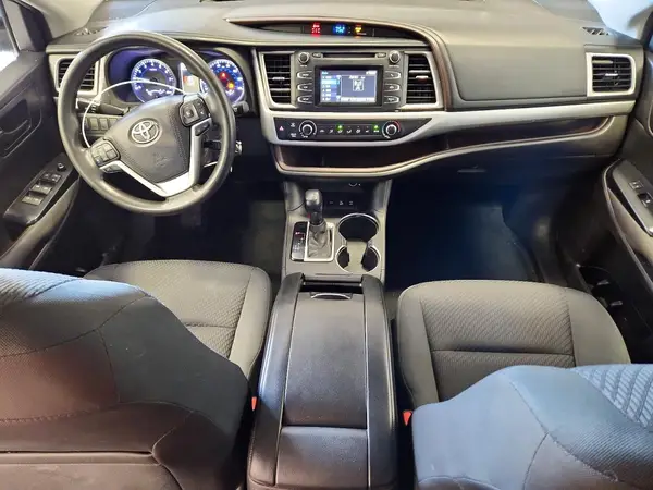 5TDBZRFH5HS394085 2017 TOYOTA HIGHLANDER - Image 8