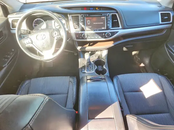 5TDBZRFH5HS403061 2017 TOYOTA HIGHLANDER - Image 8