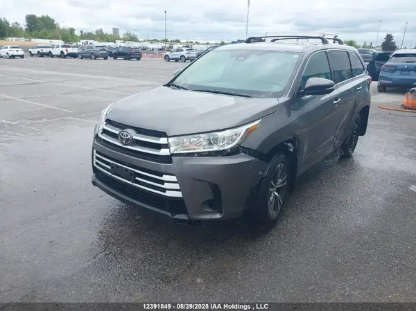 5TDBZRFH5HS409281 2017 TOYOTA HIGHLANDER - Image 2