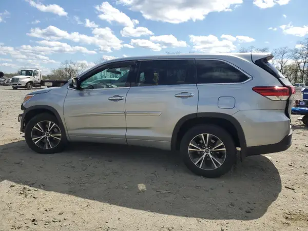 5TDBZRFH5HS413587 2017 TOYOTA HIGHLANDER - Image 2