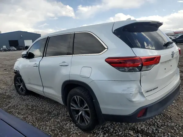 5TDBZRFH5HS417140 2017 TOYOTA HIGHLANDER - Image 2