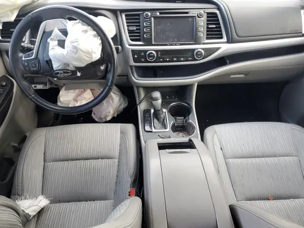 5TDBZRFH5HS417140 2017 TOYOTA HIGHLANDER - Image 8