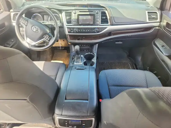 5TDBZRFH5HS420622 2017 TOYOTA HIGHLANDER - Image 8
