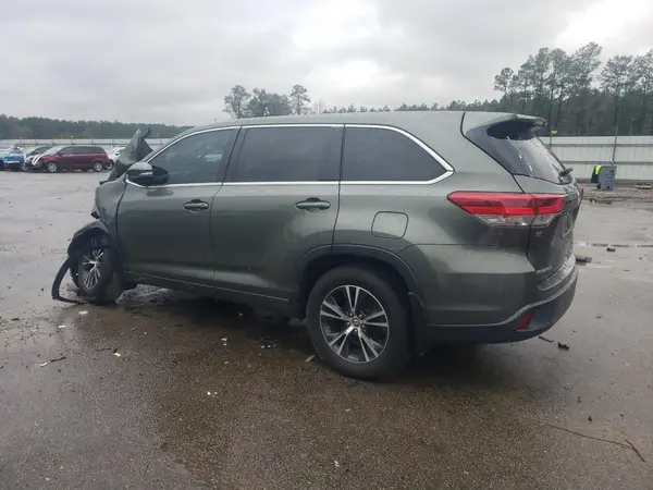 5TDBZRFH5HS422385 2017 TOYOTA HIGHLANDER - Image 2