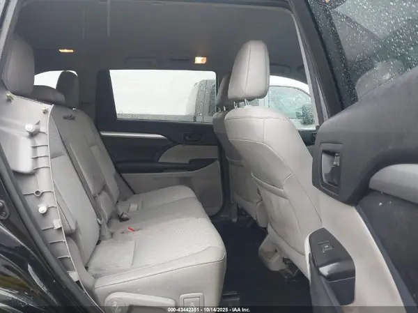 5TDBZRFH5HS422452 2017 TOYOTA HIGHLANDER - Image 8