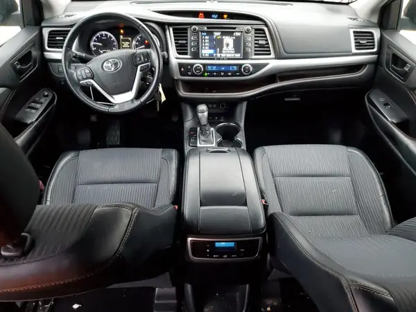 5TDBZRFH5HS423777 2017 TOYOTA HIGHLANDER - Image 8