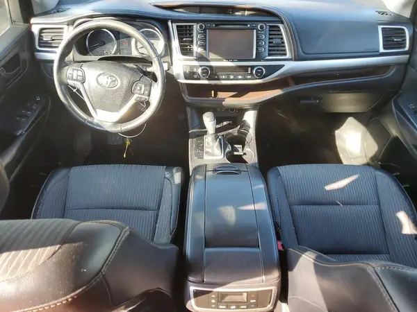 5TDBZRFH5HS431328 2017 TOYOTA HIGHLANDER - Image 8