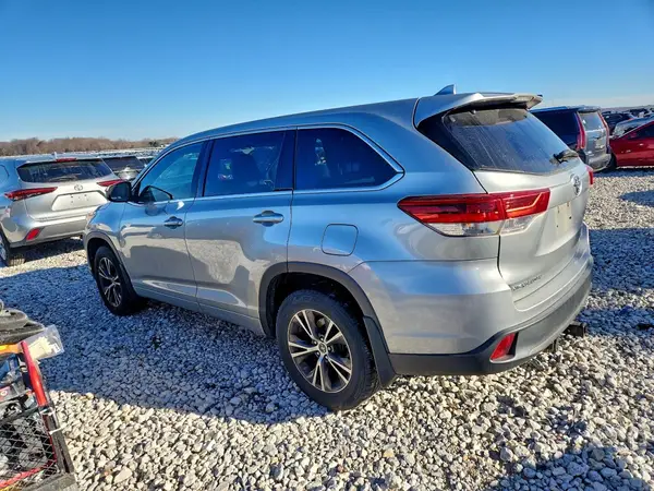 5TDBZRFH5HS439476 2017 TOYOTA HIGHLANDER - Image 2