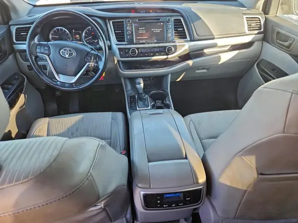 5TDBZRFH5HS439476 2017 TOYOTA HIGHLANDER - Image 8