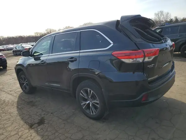 5TDBZRFH5HS445567 2017 TOYOTA HIGHLANDER - Image 2
