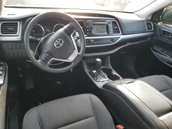 5TDBZRFH5HS445567 2017 TOYOTA HIGHLANDER - Image 8