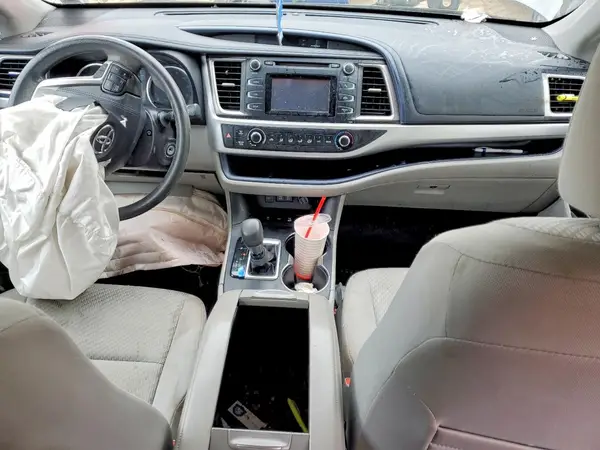 5TDBZRFH5HS445911 2017 TOYOTA HIGHLANDER - Image 8