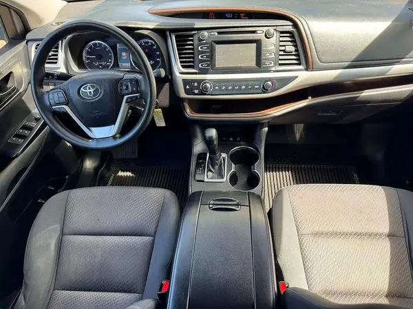 5TDBZRFH5HS453930 2017 TOYOTA HIGHLANDER - Image 8