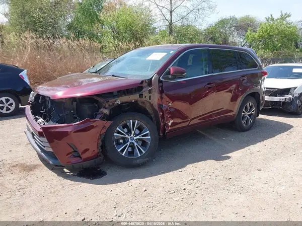 5TDBZRFH5HS464653 2017 TOYOTA HIGHLANDER - Image 2