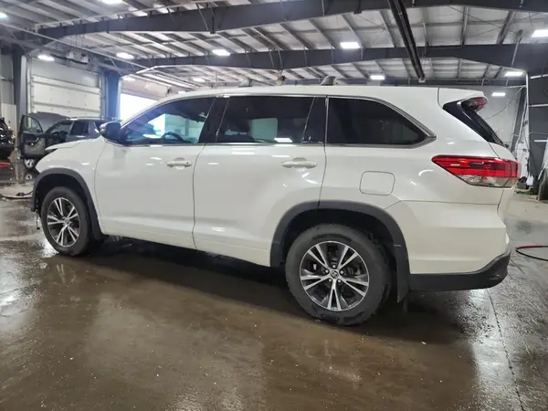 5TDBZRFH5HS469027 2017 TOYOTA HIGHLANDER - Image 2