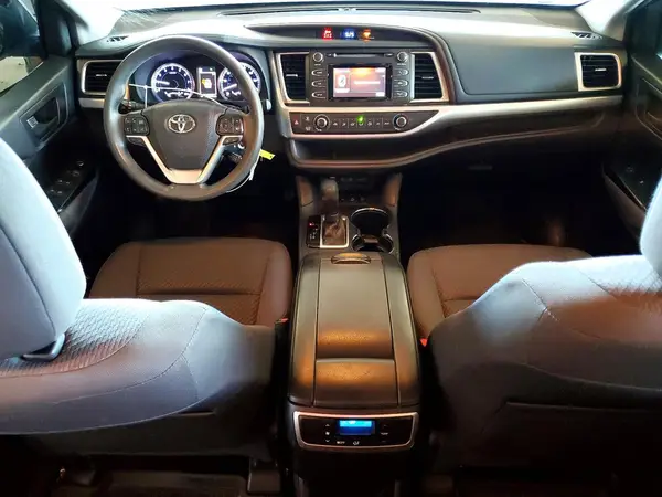 5TDBZRFH5HS469786 2017 TOYOTA HIGHLANDER - Image 8