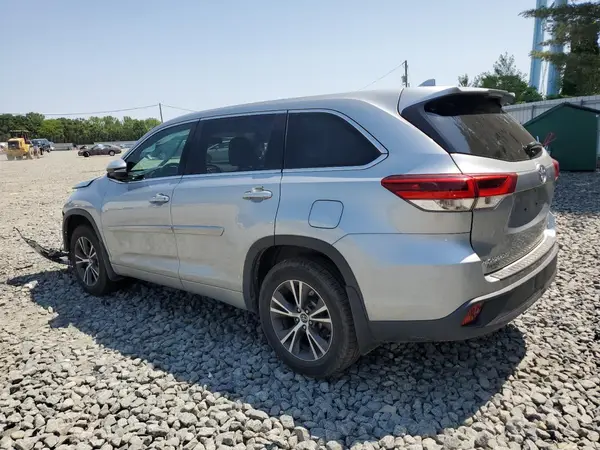 5TDBZRFH5HS481159 2017 TOYOTA HIGHLANDER - Image 2