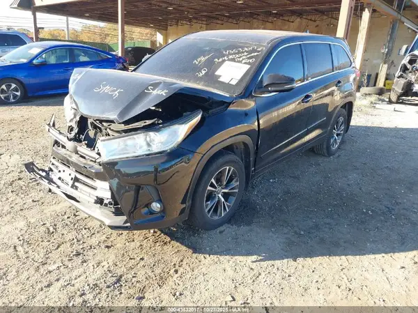 5TDBZRFH5JS487694 2018 TOYOTA HIGHLANDER - Image 2