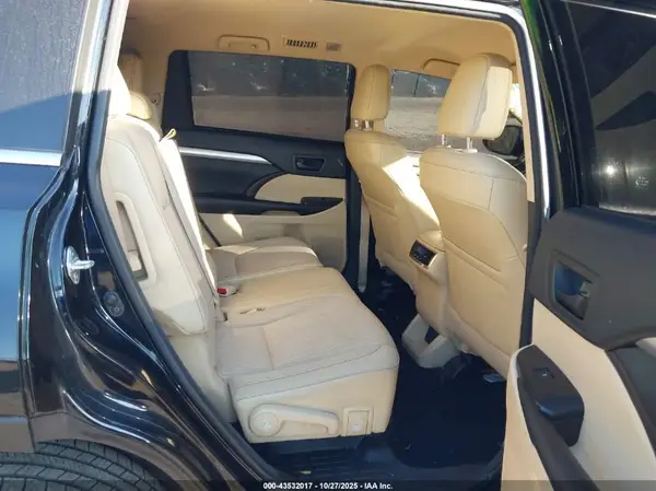 5TDBZRFH5JS487694 2018 TOYOTA HIGHLANDER - Image 8