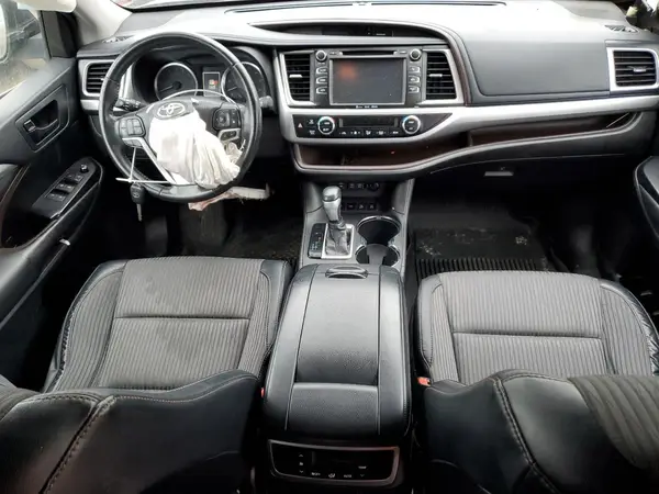 5TDBZRFH5JS490319 2018 TOYOTA HIGHLANDER - Image 8