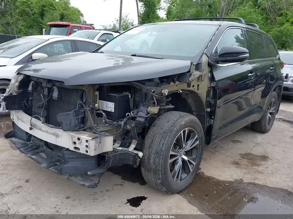 5TDBZRFH5JS494077 2018 TOYOTA HIGHLANDER - Image 2