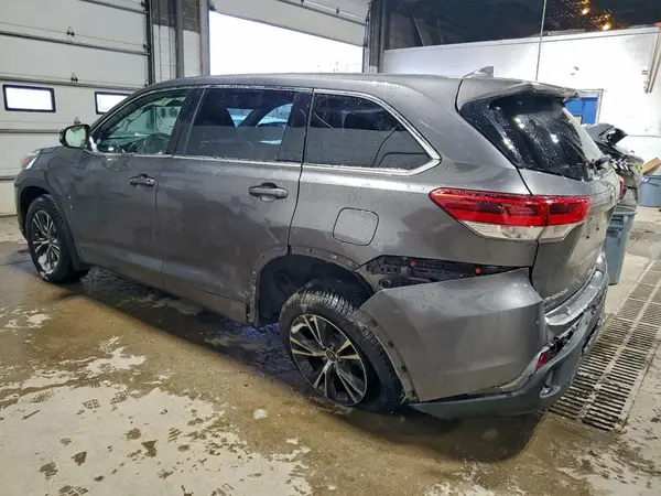 5TDBZRFH5JS494175 2018 TOYOTA HIGHLANDER - Image 2