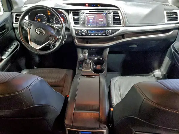 5TDBZRFH5JS494175 2018 TOYOTA HIGHLANDER - Image 8