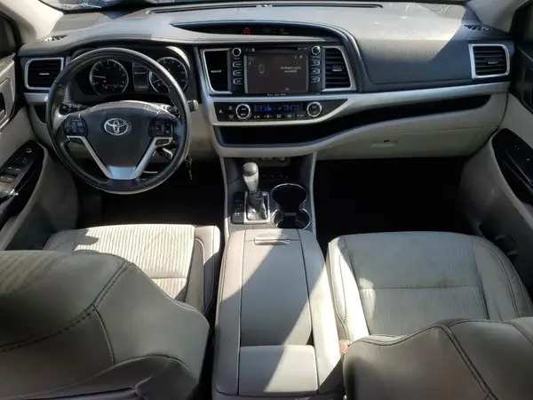 5TDBZRFH5JS807483 2018 TOYOTA HIGHLANDER - Image 8