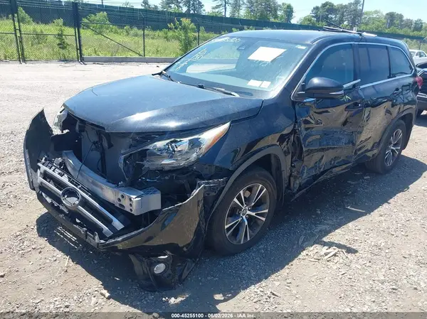 5TDBZRFH5JS815891 2018 TOYOTA HIGHLANDER - Image 2