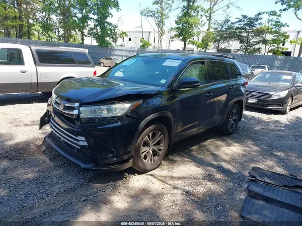 5TDBZRFH5JS842590 2018 TOYOTA HIGHLANDER - Image 2