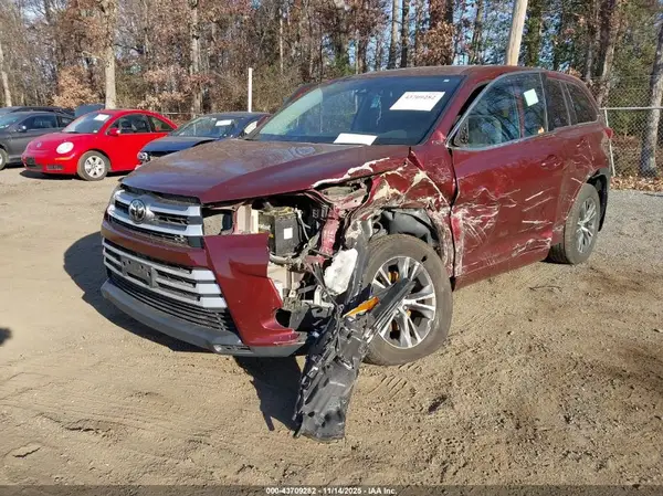 5TDBZRFH5JS848664 2018 TOYOTA HIGHLANDER - Image 2