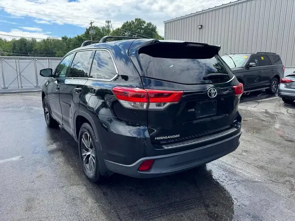 5TDBZRFH5JS850690 2018 TOYOTA HIGHLANDER - Image 2