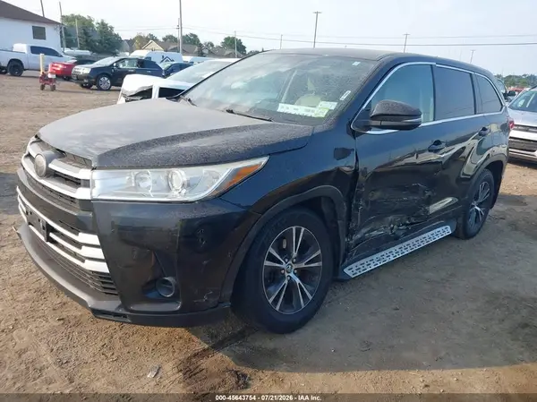 5TDBZRFH5JS866159 2018 TOYOTA HIGHLANDER - Image 2