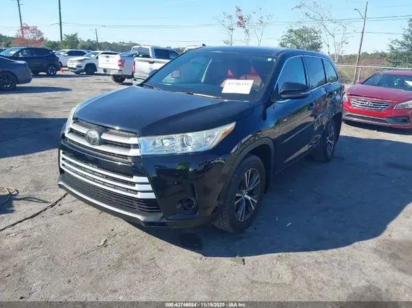 5TDBZRFH5JS886363 2018 TOYOTA HIGHLANDER - Image 2