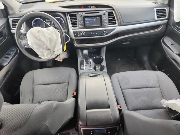 5TDBZRFH5JS902075 2018 TOYOTA HIGHLANDER - Image 8