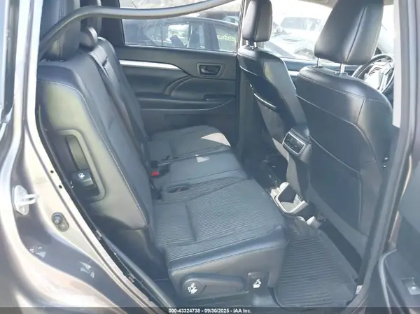 5TDBZRFH5JS902299 2018 TOYOTA HIGHLANDER - Image 8