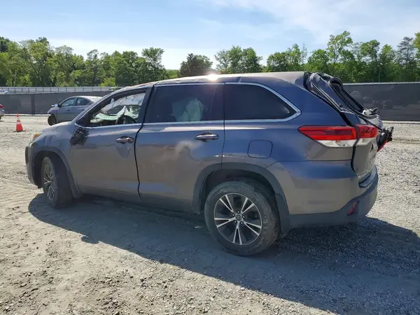 5TDBZRFH5JS902366 2018 TOYOTA HIGHLANDER - Image 2
