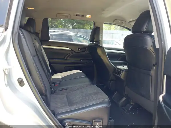 5TDBZRFH5JS908264 2018 TOYOTA HIGHLANDER - Image 8
