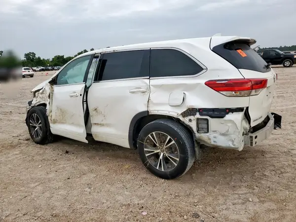5TDBZRFH5JS913934 2018 TOYOTA HIGHLANDER - Image 2