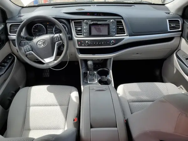 5TDBZRFH5KS700323 2019 TOYOTA HIGHLANDER - Image 8